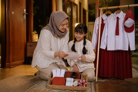 Malam Sebelum Upacara 17 Agustus: Satukan Aksesori Seragam Anak dalam Satu Tempat