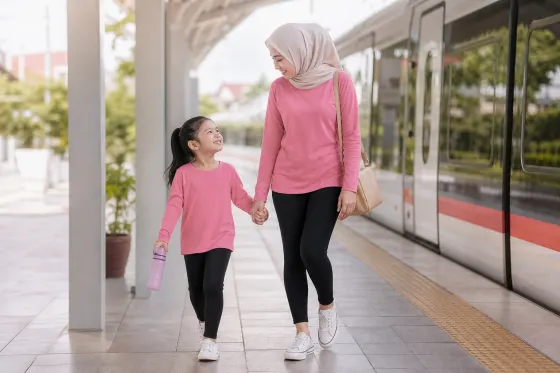 Outfit Anak untuk Naik Kendaraan Umum: Nyaman Duduk, Bebas Bergerak, dan Tidak Ribet